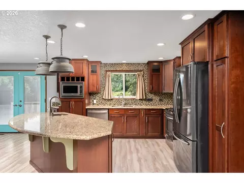 Kitchen - 1343 SE Wendy Ave, Gresham, OR 97080 photo 2 of 4
