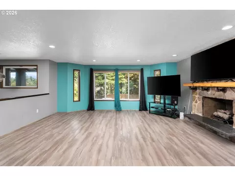 Living - 1343 SE Wendy Ave, Gresham, OR 97080 photo 2 of 6