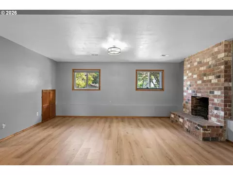 Living - 1343 SE Wendy Ave, Gresham, OR 97080 photo 6 of 6