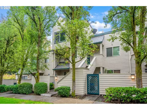 2775 NW Upshur St #D, Portland, OR 97210