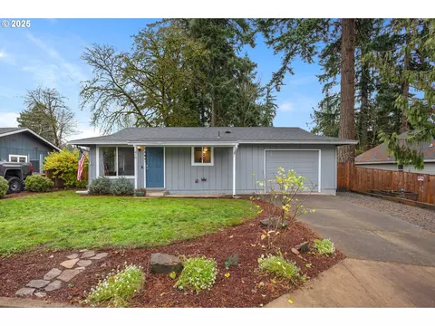 410 SW Ivy Rd, Estacada, OR 97023