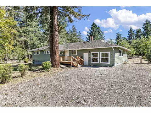 25412 Jeans Rd, Veneta, OR 97487