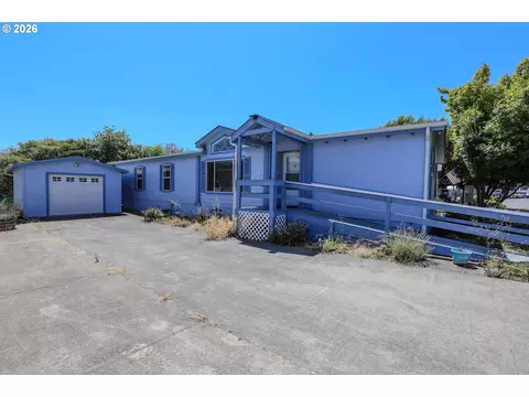 230 Owyhee Ln, Roseburg, OR 97471