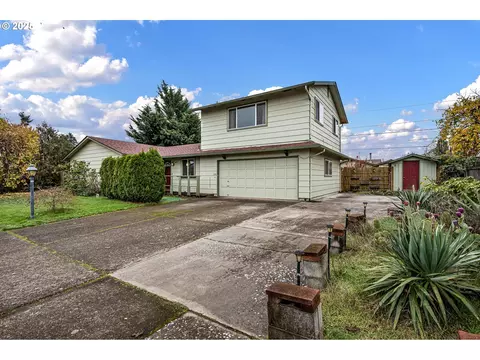 1429 Delrose Ave, Springfield, OR 97477