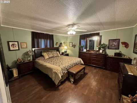 Bedroom - 23609 NE Weakley Rd, Camas, WA 98607 photo 1 of 1
