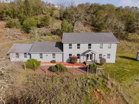 3257 NE Follett St, Roseburg, OR 97470