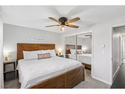 Bedroom - 2111 35th Ave, Longview, WA 98632 photo 5 of 5
