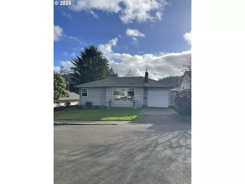 1820 Dogwood Ave, Reedsport, OR 97467