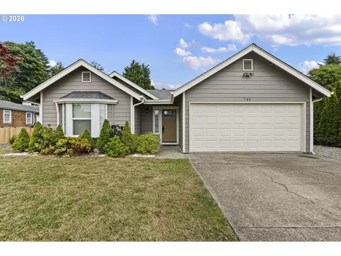 732 3rd St, Brookings, OR 97415