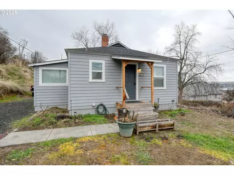 709 SW 8th St, Pendleton, OR 97801
