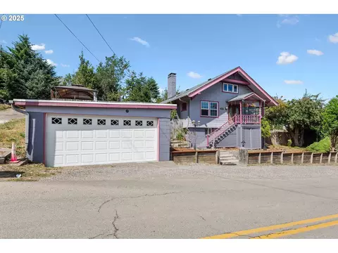 93711 Bay Park Ln, Coos Bay, OR 97420