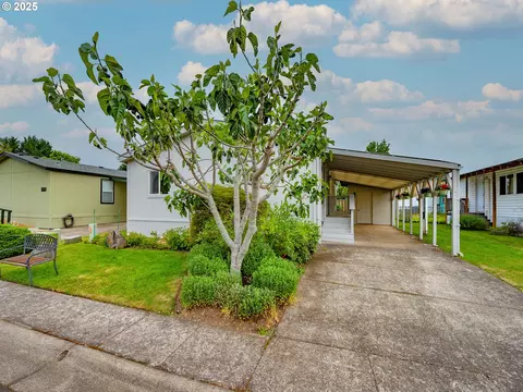 1699 N Terry St #324, Eugene, OR 97402
