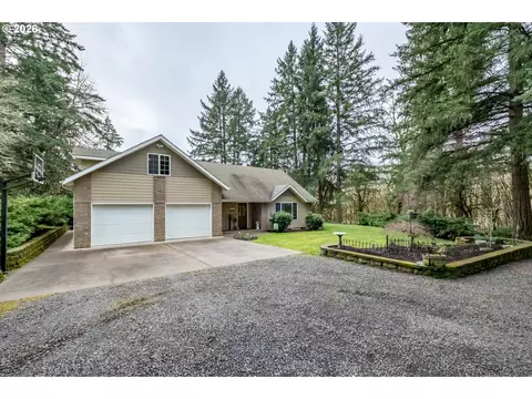 39692 Lacomb Dr, Lebanon, OR 97355