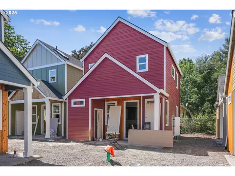 9556 SW 91st Ave #2, Portland, OR 97223