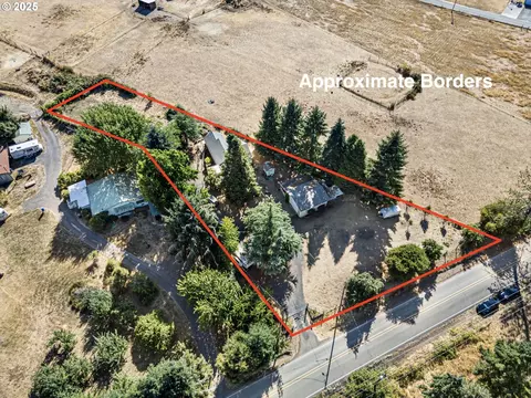 370 S Elk Creek Rd, Drain, OR 97435