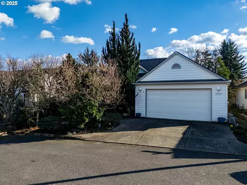 13900 SE Renoir Ct, Clackamas, OR 97015