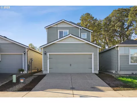 1014 S View Dr, Molalla, OR 97038