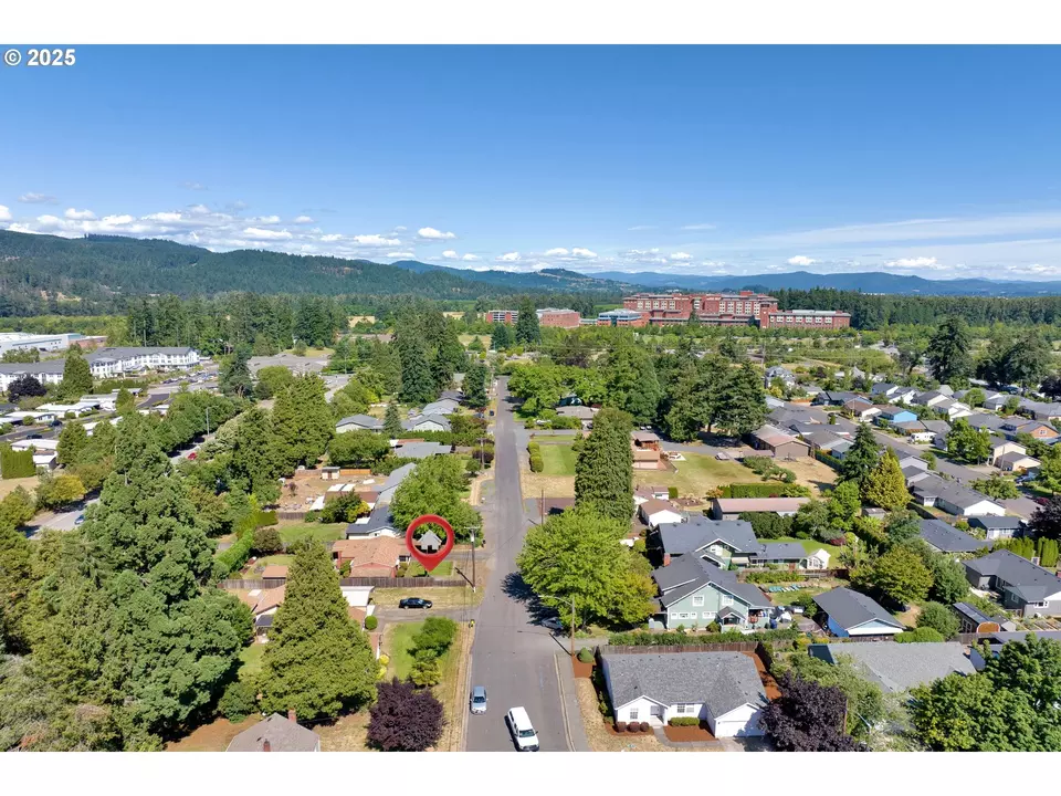 View/Area - 630 Colonial Dr, Springfield, OR 97477 photo 1 of 1
