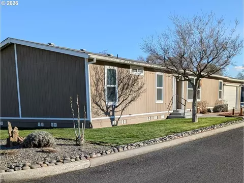 950 Pomona St #210, The Dalles, OR 97058