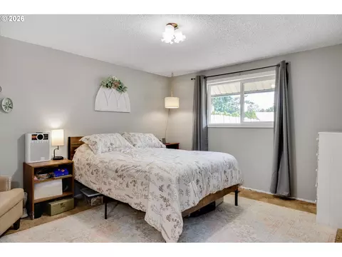 Bedroom - 1563 NE Village Squire Ct, Gresham, OR 97030 photo 2 of 6