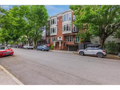 2537 NW Thurman St #104, Portland, OR 97210