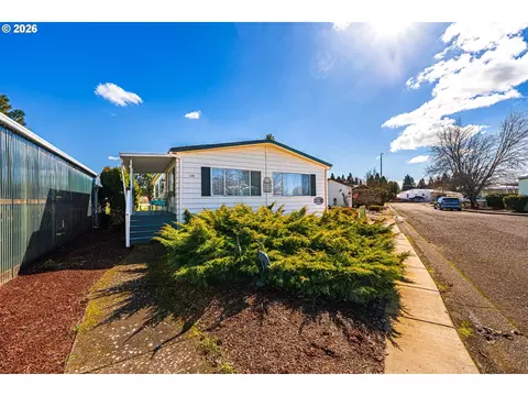 1199 N Terry St #128, Eugene, OR 97402