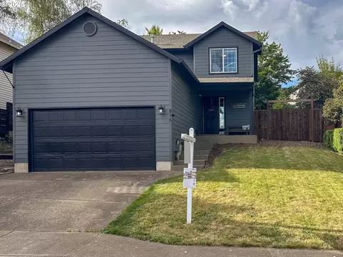 816 SW Chablis Ct, Dundee, OR 97115