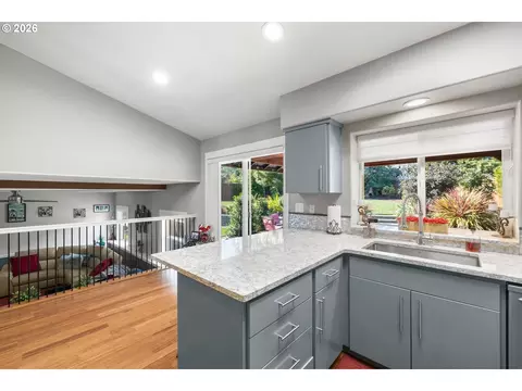 2959 SW Emerald Ave, Gresham, OR 97080 photo 16
