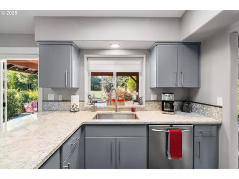 2959 SW Emerald Ave, Gresham, OR 97080 photo 13