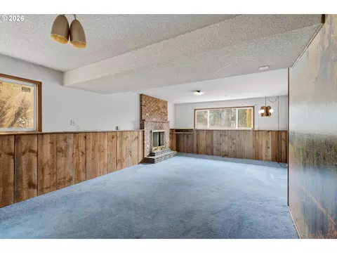 Living - 3705 NW 1st St, Gresham, OR 97030 photo 9 of 9