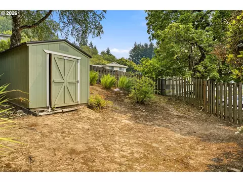 Exterior - 3705 NW 1st St, Gresham, OR 97030 photo 8 of 12