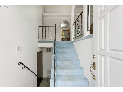 Entry Way - 3705 NW 1st St, Gresham, OR 97030 photo 1 of 2