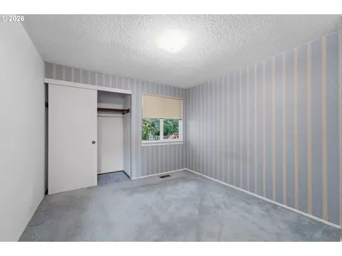Bedroom - 3705 NW 1st St, Gresham, OR 97030 photo 4 of 5