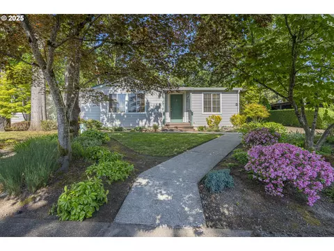 817 Woodland Ave, Woodburn, OR 97071