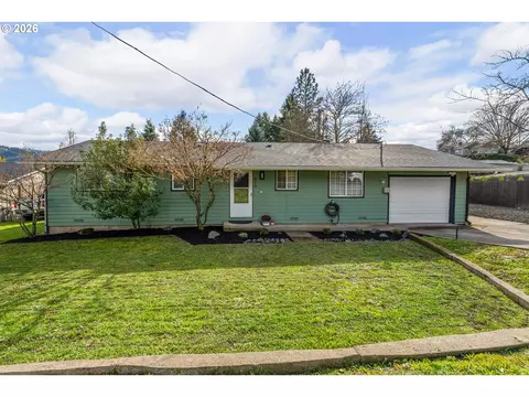 808 NE Craig St, Myrtle Creek, OR 97457