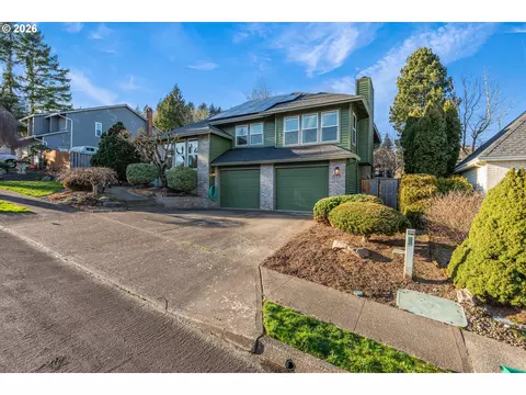 Exterior - 511 SE 15th St, Gresham, OR 97080 photo 3 of 9