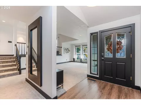 Entry Way - 511 SE 15th St, Gresham, OR 97080 photo 1 of 2