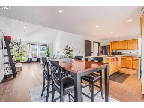 Dining - 511 SE 15th St, Gresham, OR 97080 photo 2 of 2