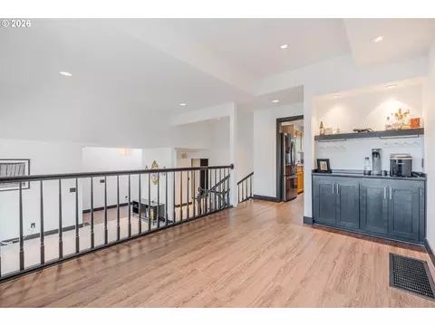 Entry Way - 511 SE 15th St, Gresham, OR 97080 photo 2 of 2