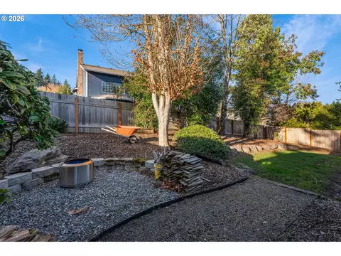 Exterior - 511 SE 15th St, Gresham, OR 97080 photo 8 of 9