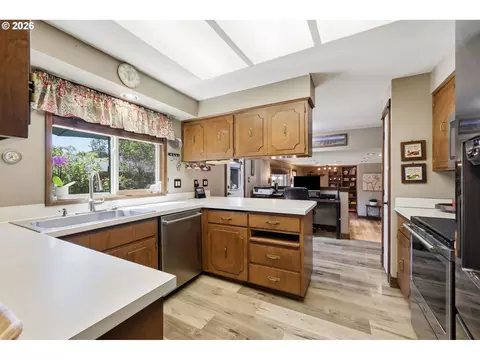 Kitchen - 426 Carthage Ave, Eugene, OR 97404 photo 1 of 1