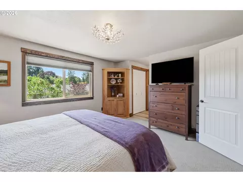 Bedroom - 426 Carthage Ave, Eugene, OR 97404 photo 2 of 4
