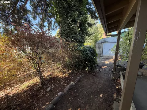 Exterior - 18161 Meinig Ave, Sandy, OR 97055 photo 11 of 17
