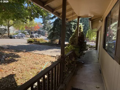 Exterior - 18161 Meinig Ave, Sandy, OR 97055 photo 14 of 17