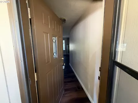 Entry Way - 18161 Meinig Ave, Sandy, OR 97055 photo 1 of 2
