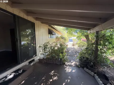 Exterior - 18161 Meinig Ave, Sandy, OR 97055 photo 9 of 17