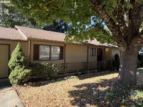 Exterior - 18161 Meinig Ave, Sandy, OR 97055 photo 4 of 17