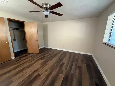 Bedroom - 18161 Meinig Ave, Sandy, OR 97055 photo 5 of 5