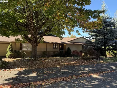 Exterior - 18161 Meinig Ave, Sandy, OR 97055 photo 3 of 17