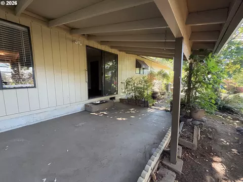 Exterior - 18161 Meinig Ave, Sandy, OR 97055 photo 13 of 17